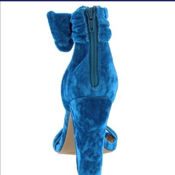 Velvet Open Toe Shoes - Picture 2 of 2